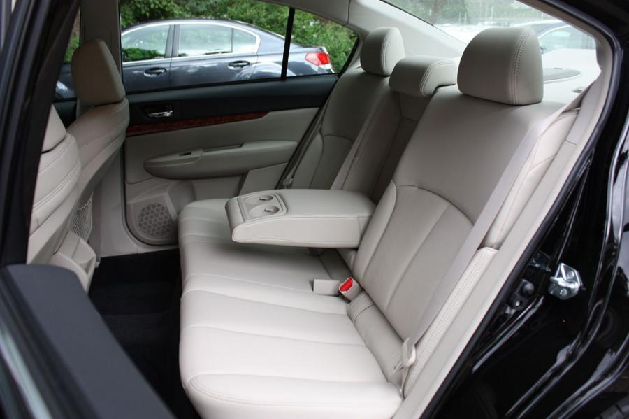  Subaru Legacy 2.5GT 2010 года  (фото 58 из 82)